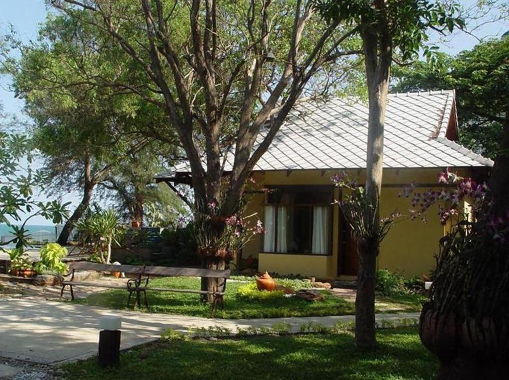 Baan Talay Dao Resort Hua Hin Exterior foto